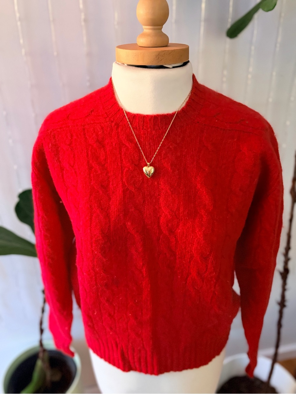 Vintage 1980s Greenwich Red 100% Wool Cable Knit Sweater | Size Large